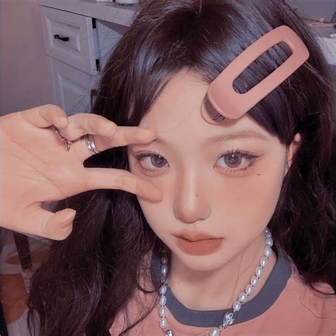 Pin Van 𝐭𝐲𝐧𝐢 ꪔ̤̮ Op Ulzzang Girl