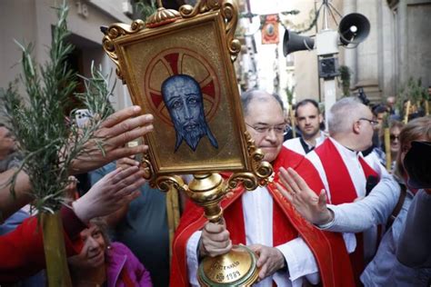 Una Multitudinaria Peregrina Completa El Recorrido Hasta El Monasterio