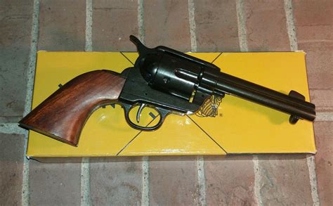 Denix Replica M1873 Fast Draw 6 Shooter Peacemaker Pistol With Wood