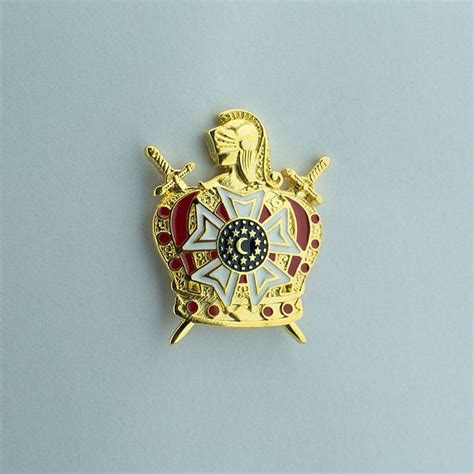 Bt 241 Pin Demolay 35 X 28 Mm Pelegrini Linha Maçonaria