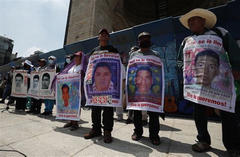 Por Tener Relación Con El Caso Ayotzinapa Son Detenidos Nueve Policías