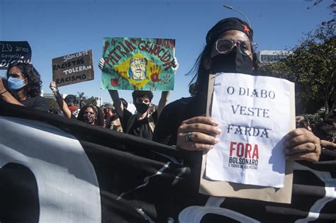 Protesto Em Brasília Tem Veto Da Pm Aglomeração E Defesa Da Democracia