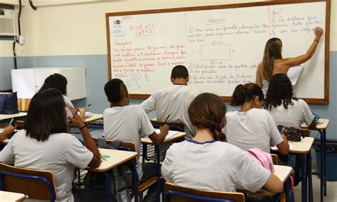 Só Um Em Cada Dez Alunos Está Satisfeito Com Aulas E Material Escolar