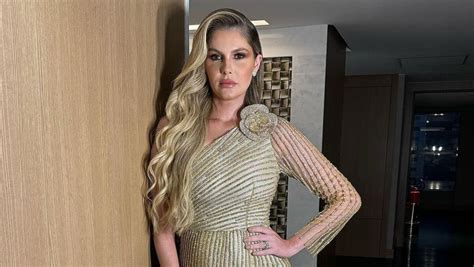 Foto B Rbara Evans Revela Procedimento Ap S A Gravidez E Perda De