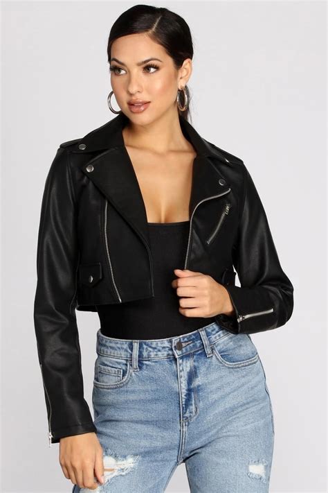 Chic And Cropped Faux Leather Jacket