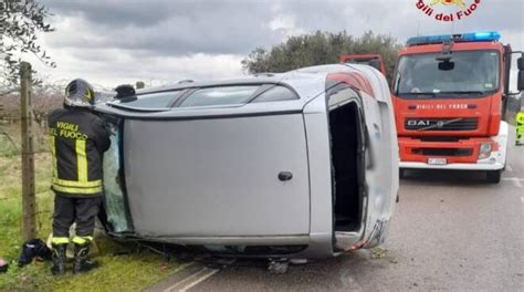 Latina Auto Ribaltata In Via Migliara Illeso Il Conducente