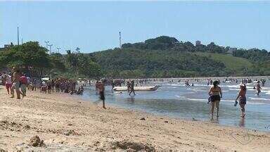 Gazeta Meio Dia Sol Aparace E Praias Ficam Cheias No Sul Do Es