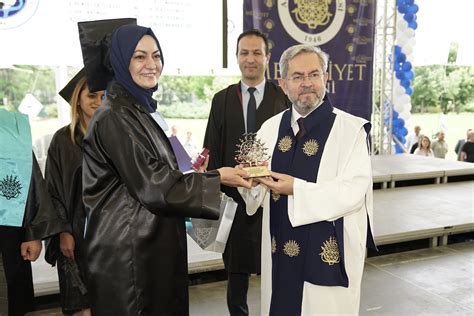 MYO Öğrencilerinin Mezuniyet Sevinci Ankara Üniversitesi