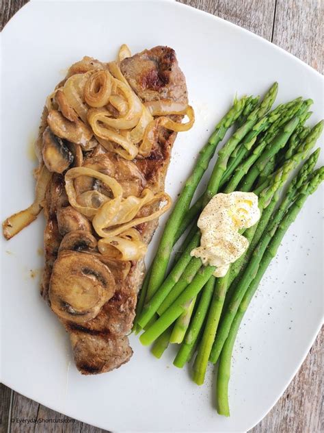 Steak Smothered in Mushrooms And Onions Worcestershire Sauce - Everyday ...