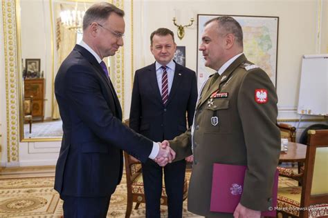 Andrzej Duda Wskaza Kandydata Na Naczelnego Dow Dc Si Zbrojnych