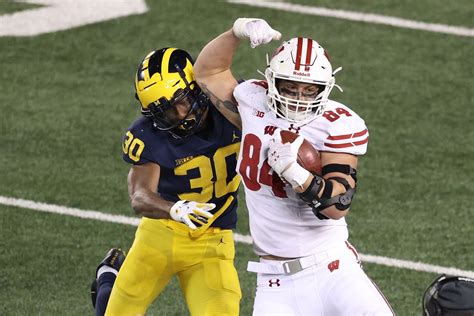 Wisconsin Badgers Football Depth Chart And Injury Report For Michigan