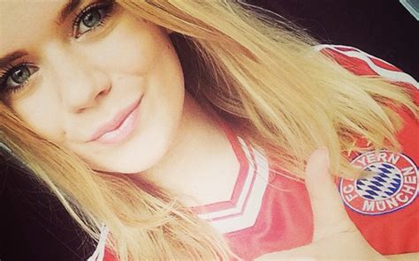 Image Bayern Munich Post Hot Photo Of Gorgeous Female Fan In Football