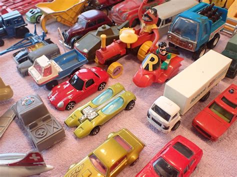 Sehr Viele Alte Spielzeug Auto Matchbox Mattel Dinky Mehr Kaufen