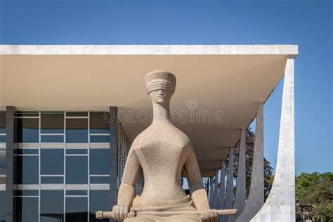 Justiça Sculpture Na Frente Da Corte Suprema De Brasil Tribunal De