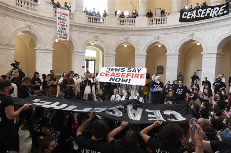 Jud Os Estadounidenses Protestan Dentro Del Capitolio