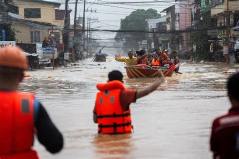 Pnp Nasawi Sa Sabay Na Hagupit Ng Habagat At Bagyong Carina 21 Na