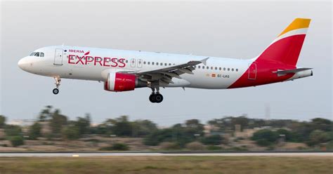 Iberia Express Anuncia Descuentos De Hasta El 45 Para Viajar A Baleares