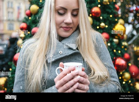 Fille blonde chaude Banque de photographies et dimages à haute résolution Alamy