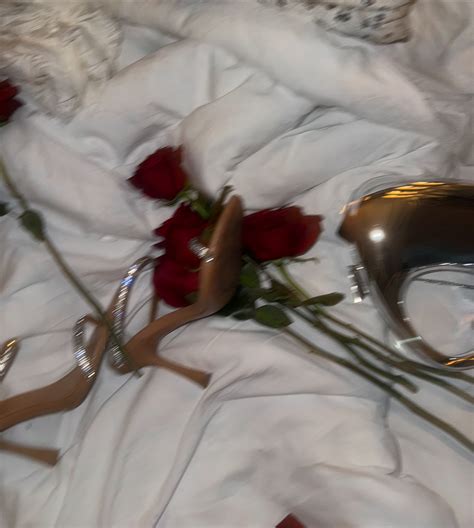 Merve Cin | Bu dünyada çılgın ararsan biri sensiiin biri been