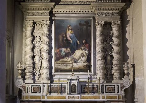 Autel Latéral De La Cathédrale De Duomo Comportant Une Peinture Avec