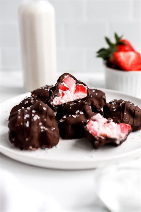 Viral Chocolate Covered Strawberry Yogurt Clusters Basics With Bails