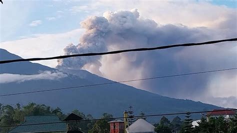 Bandara Internasional Minangkabau Ditutup Sementara Imbas Erupsi Gunung