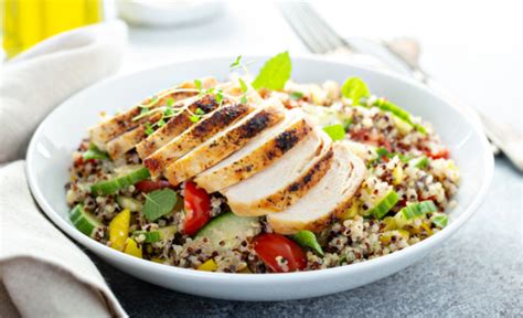 Ensalada De Quinoa Y Pollo Con Verduras Receta Saludable