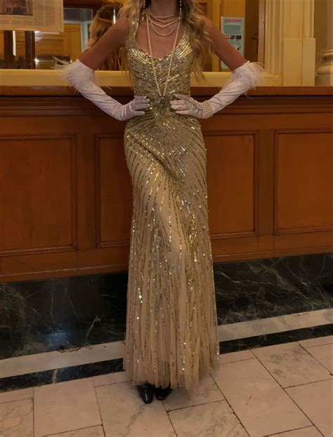 Pin By Cha Cha On Années Folles Gatsby Party Outfit Masquerade Party