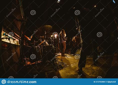 Earth Band Live in Concert at Newcastle Cluny November 2016 Editorial Stock Image - Image of ...