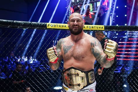 KSW 74 Results; Record Breaking Phil De Fries Retains Heavyweight Title | FightBook MMA