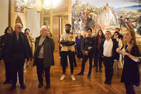 Une Soir E Dans La Galerie De L Histoire Et Les Salles Des Croisades