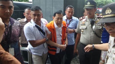 Deisti Astriani Menangis Di Sidang Perdana Setya Novanto Tribun Medan