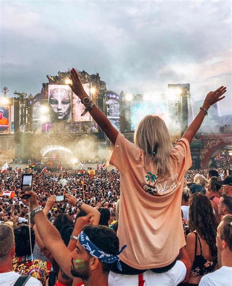 Tomorrowland festival – Artofit