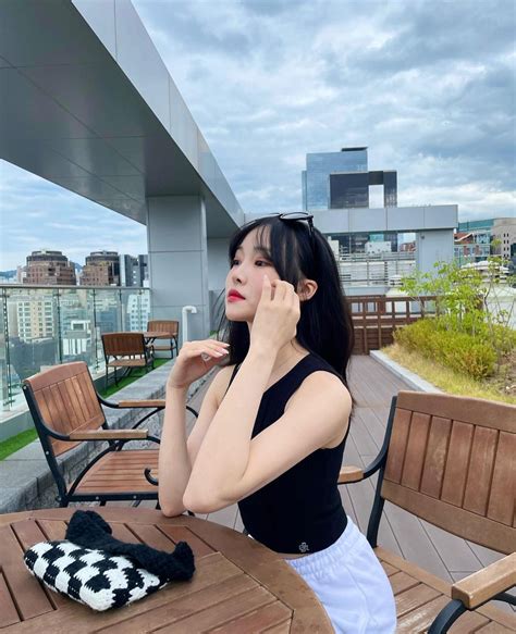 OPFOLL MODE On Twitter Gg Soloist YUJU Y All Shes Effortlessly Pretty And Hot Omg Btw Itu