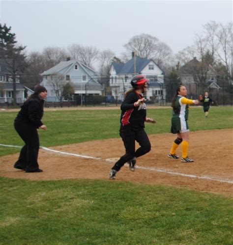 Mineola Softball Overpowers Lynbrook 11 5 Mineola Ny Patch