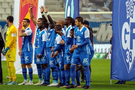 Football Le Grenoble Foot Va D M Nager La C Te Saint Andr