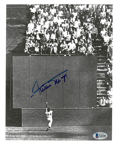 Lot Detail Willie Mays Autographed X Photo The Catch