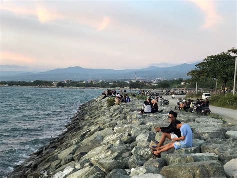 Pantai Kampung Nelayan Jadi Tempat Nongkrong Favorit Warga Palu Di Sore