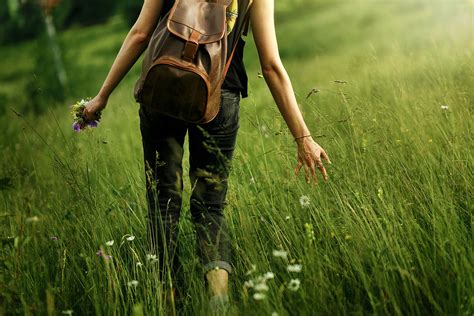 6 Ways To Enjoy Mindful Walking