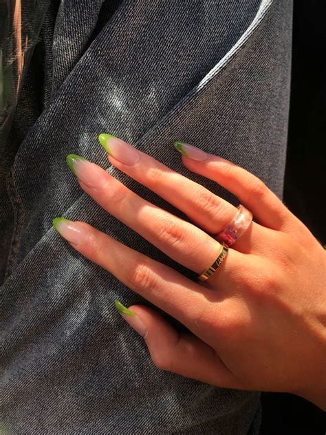 Pin By Keila On Nails Green Nails Stylish Nails Gel Nails