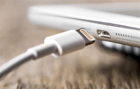 Micro USB USB Typ C Lightning und Co USB Anschlüsse im Smartphone