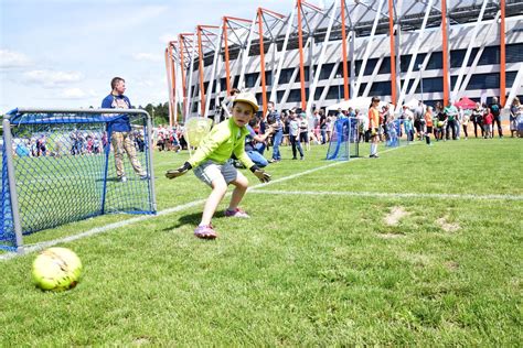 Dzień Dziecka na Stadionie Miejskim w Białymstoku Dzieci opanowały