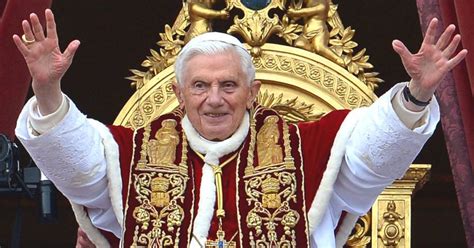 Benedicto Xvi El Funeral In Dito De Un Papa Em Rito Para La Iglesia