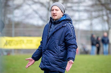 Fu Ball Bezirksliga Bb Calw Der Tsv Sch Naich Peilt Den Dreier An