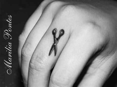 Scissor Tattoo Finger Tattoo I Want Something Like This So Bad