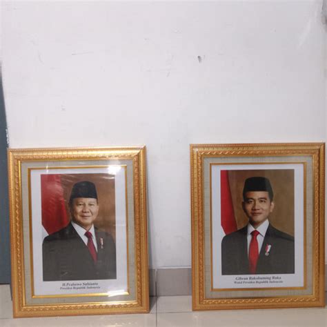 Jual Bingkai Foto Presiden Dan Wakil Presiden Bahan Kayu Exclusive