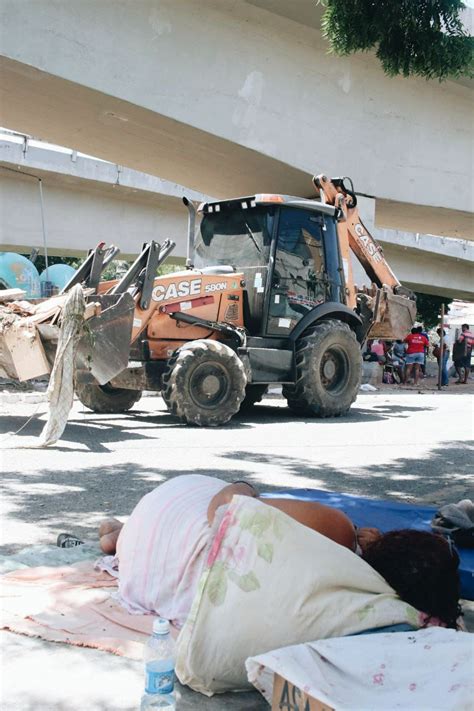 Prefeitura de Natal começa a construir muro sob Viaduto do Baldo para