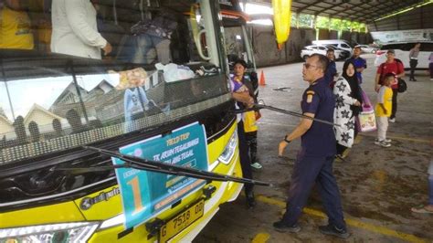 Bus Wisata Diperiksa Ketat Di Cirebon Jelang Nataru Rem Hingga Pintu