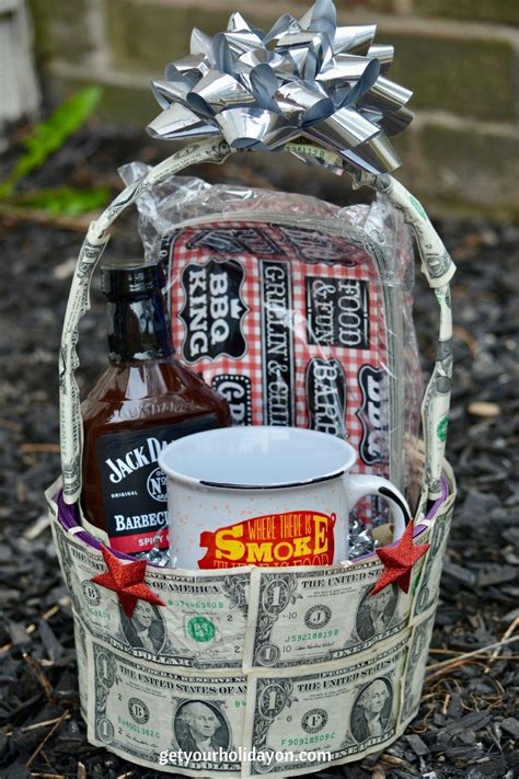 7 Ways To Create A Unique Money T Basket Get Your Holiday On Diy