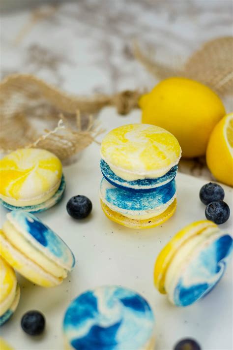 Zitronen Und Blaubeer Macarons Marion S Kaffeeklatsch